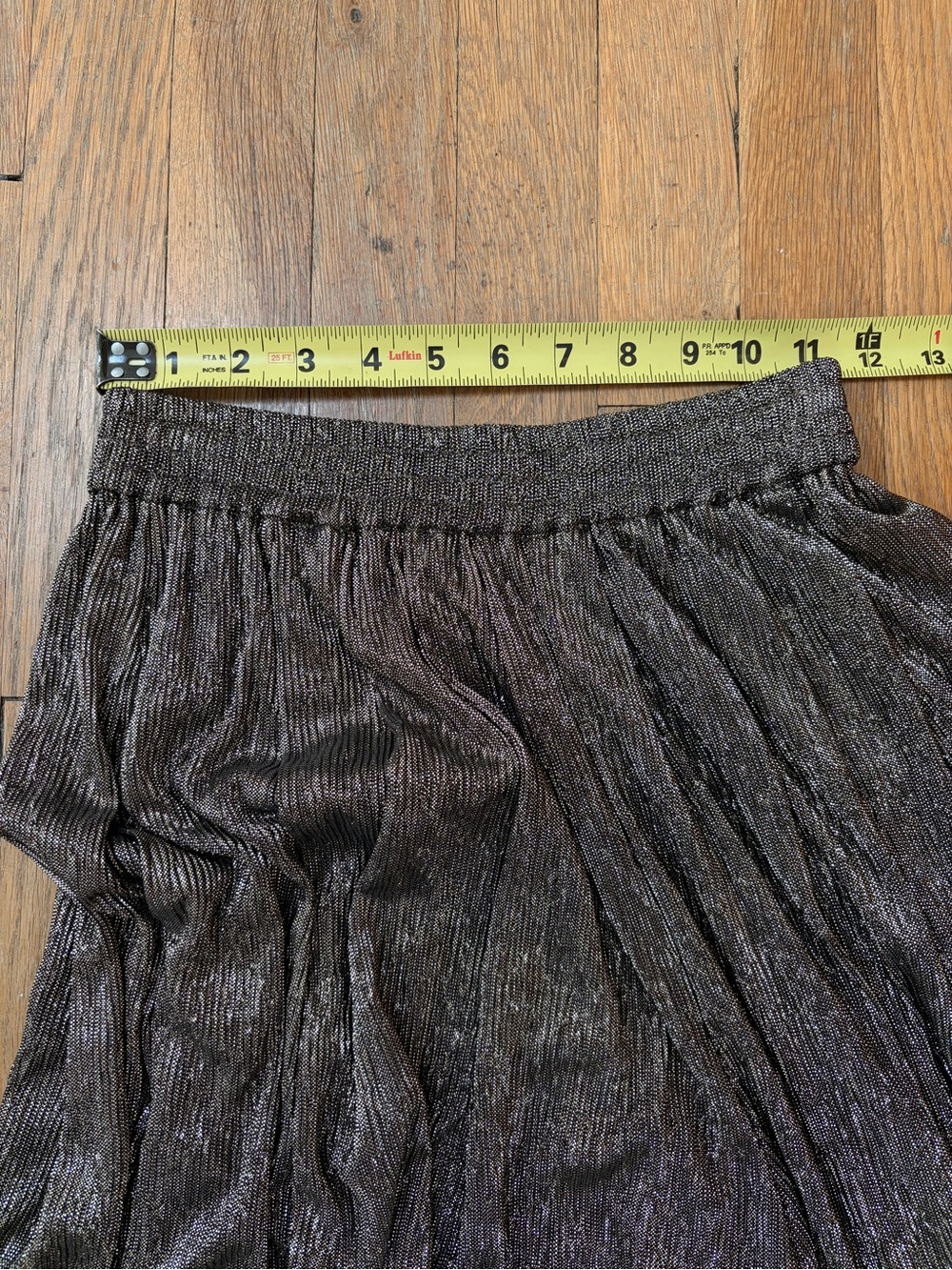 Isabel Marant Metallic Wide-Leg Culottes in Gold - Picture 9 of 12
